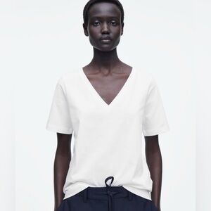 COS 24/7 REGULAR V-NECK T-SHIRT